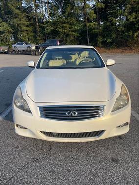 Photo 4 of 12 of 2011 INFINITI G37 Base